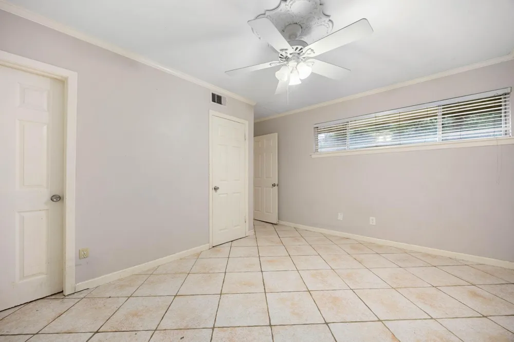 5116 Evergreen Street Bellaire, TX 77401