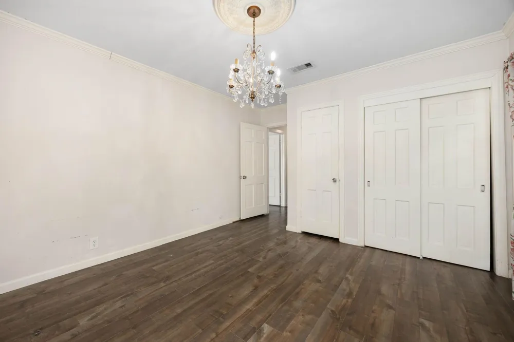 5116 Evergreen Street Bellaire, TX 77401