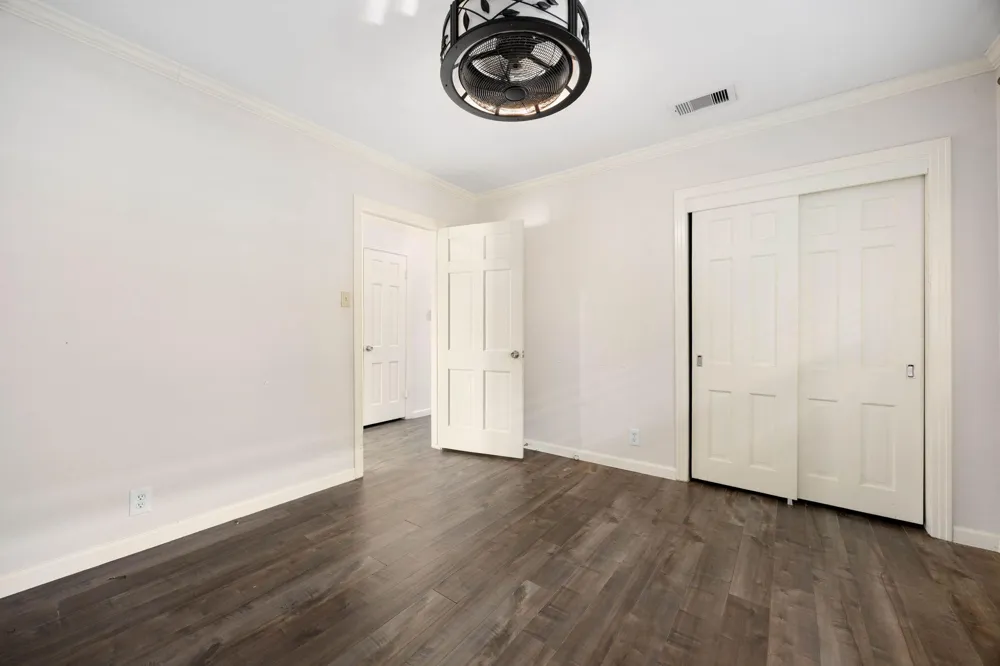 5116 Evergreen Street Bellaire, TX 77401