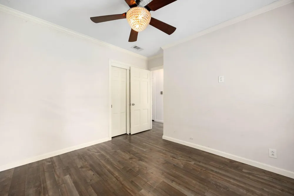 5116 Evergreen Street Bellaire, TX 77401