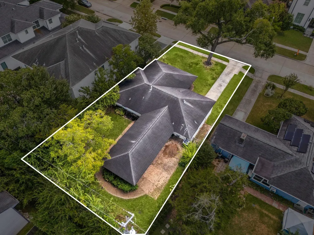 5116 Evergreen Street Bellaire, TX 77401