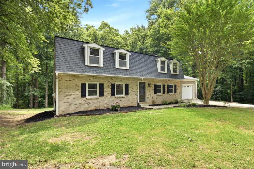 8827 LAFAYETTE DRIVE Owings, MD 20736