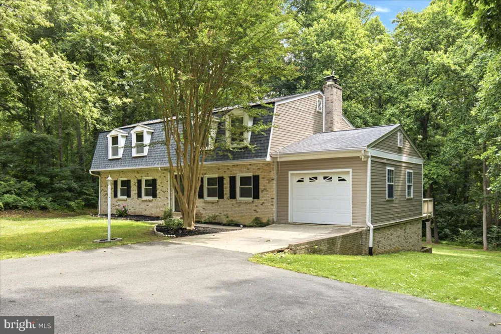 8827 LAFAYETTE DRIVE Owings, MD 20736