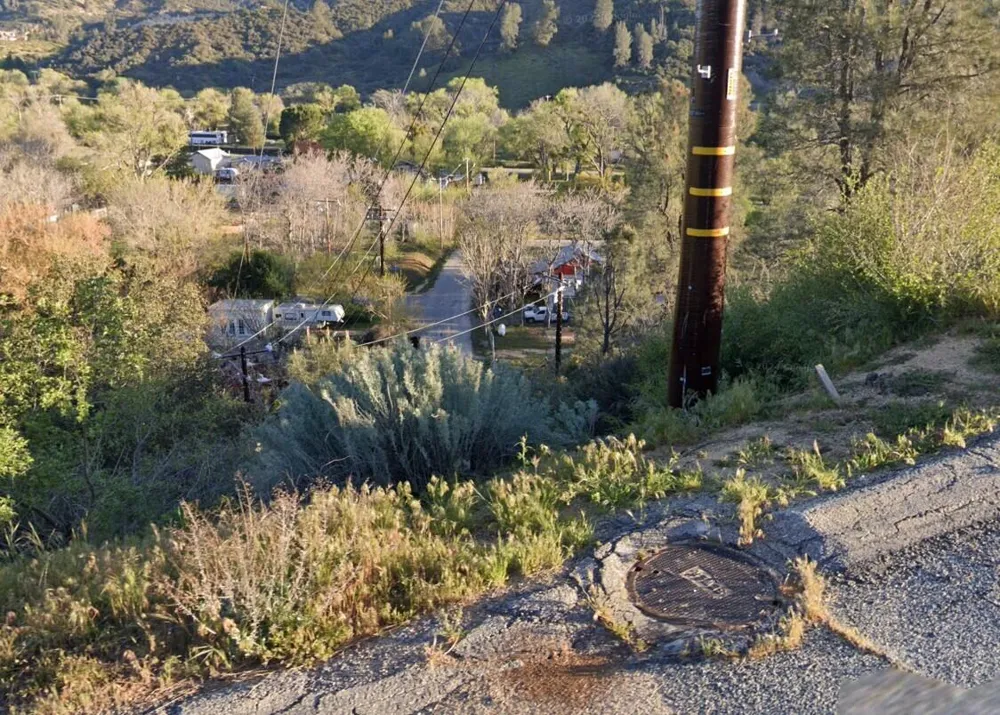 Austin Way Vic Sylvan Drive Lake Hughes, CA 93532