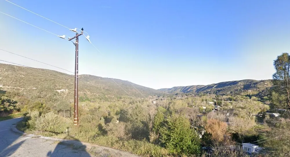 Austin Way Vic Sylvan Drive Lake Hughes, CA 93532