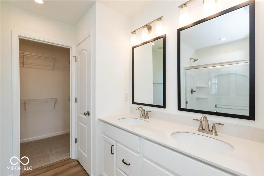 859 Oakleaf Drive Greenfield, IN 46140