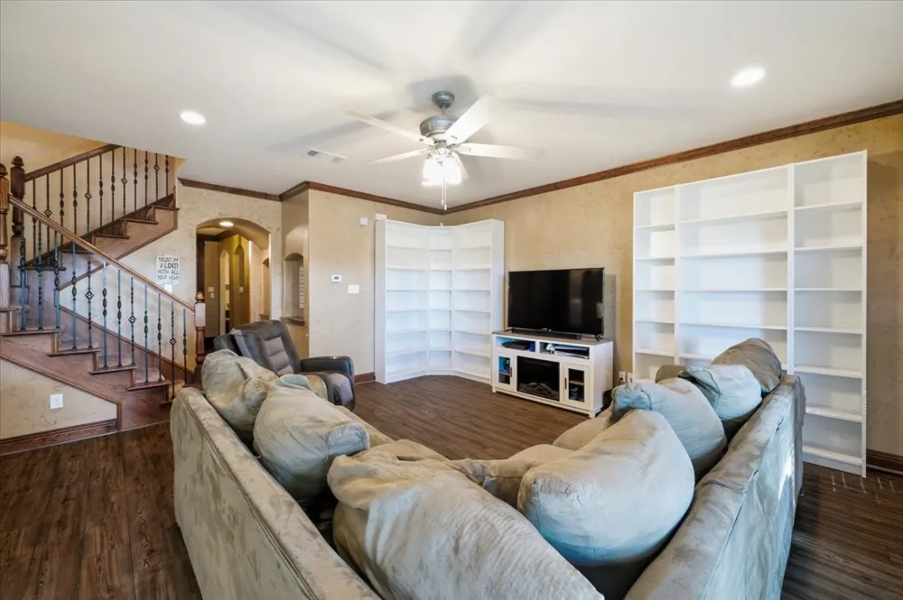 825 Broadhead Road Waxahachie, TX 75165