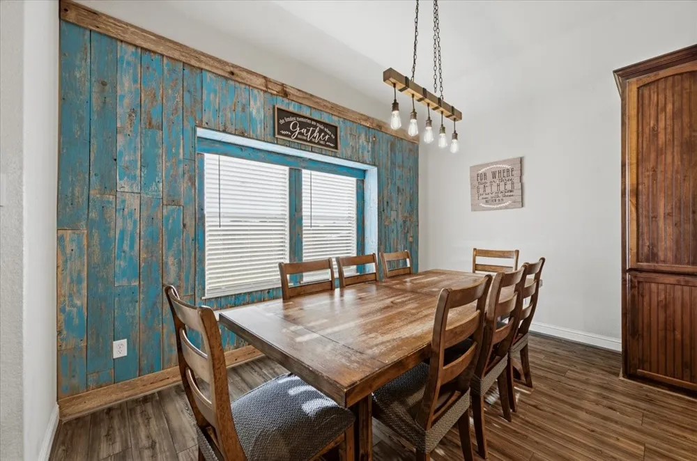 825 Broadhead Road Waxahachie, TX 75165