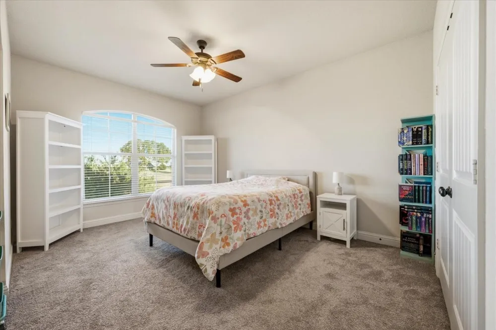 825 Broadhead Road Waxahachie, TX 75165
