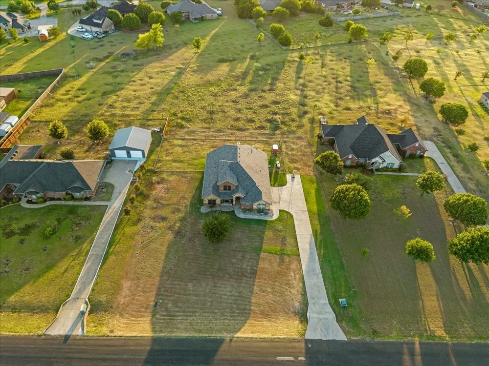 825 Broadhead Road Waxahachie, TX 75165