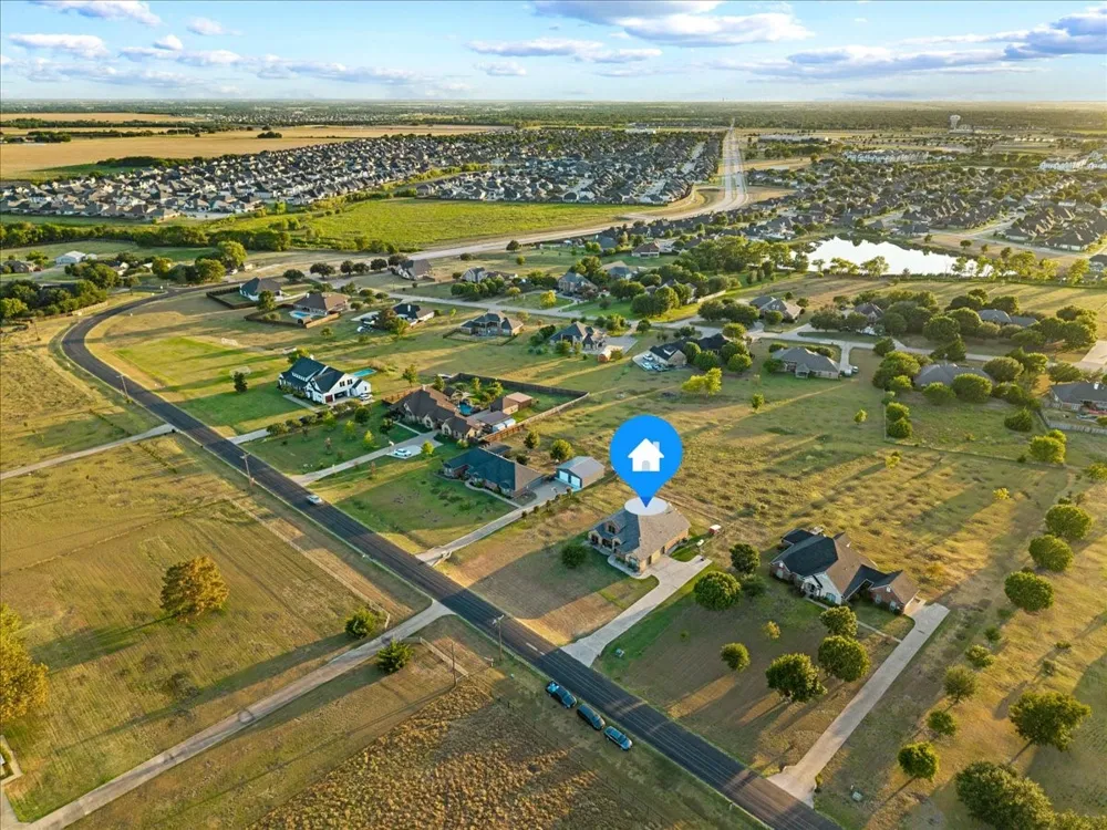 825 Broadhead Road Waxahachie, TX 75165