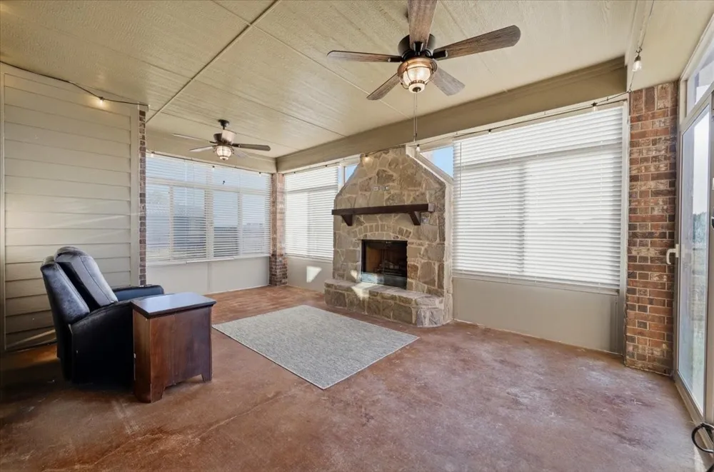 825 Broadhead Road Waxahachie, TX 75165