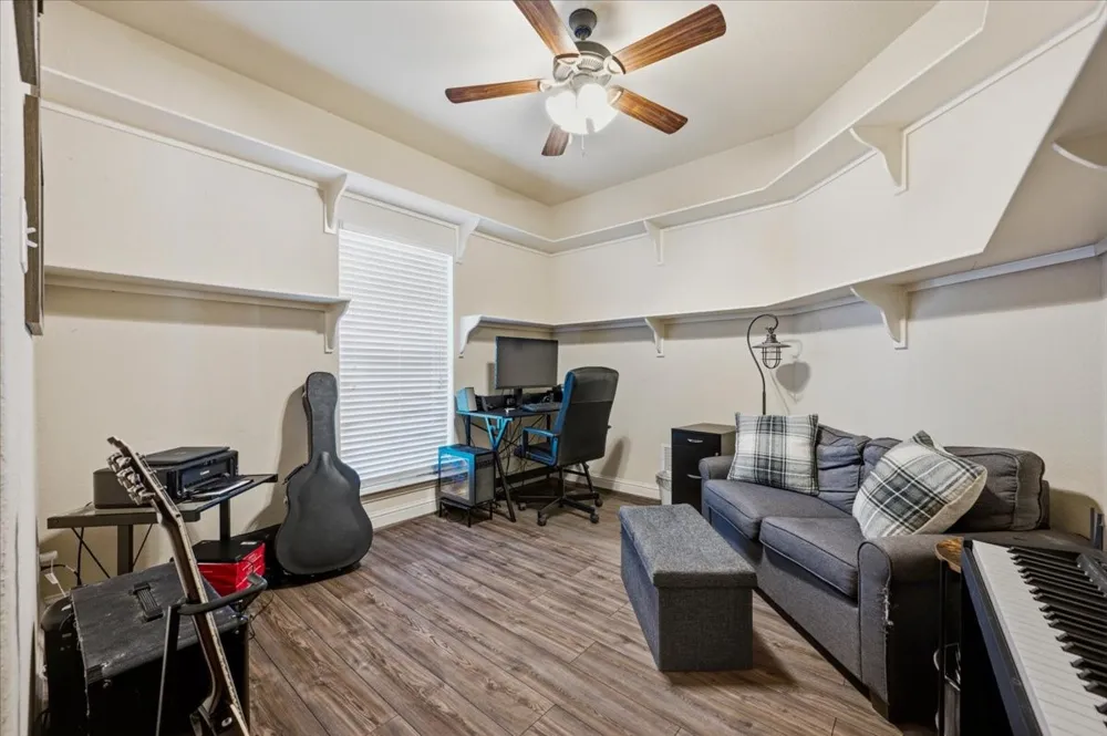 825 Broadhead Road Waxahachie, TX 75165
