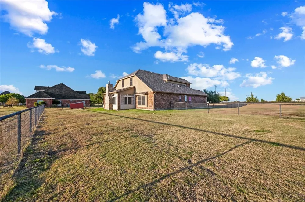 825 Broadhead Road Waxahachie, TX 75165