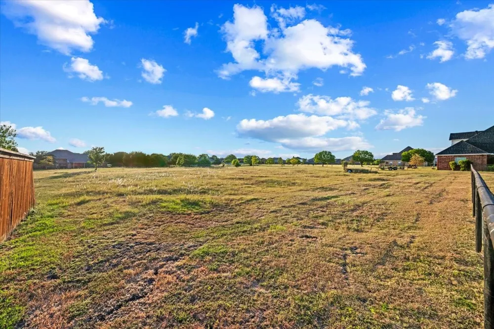 825 Broadhead Road Waxahachie, TX 75165