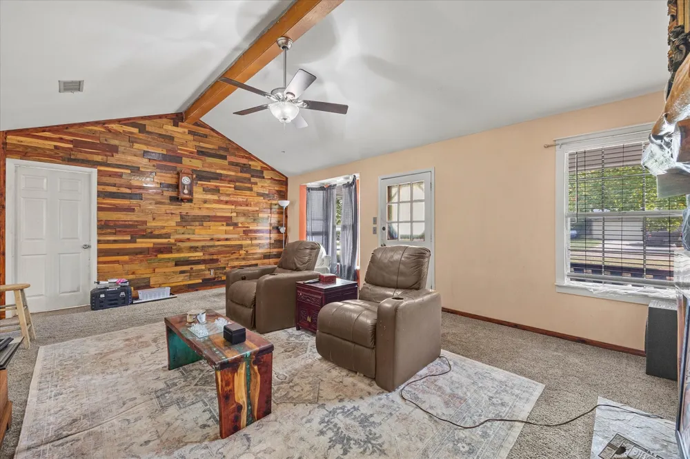 142 Iowa Place Van, TX 75790