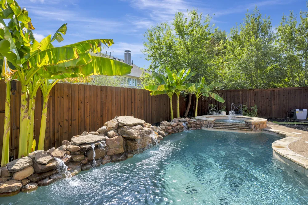 956 Water Oak Drive Grapevine, TX 76051