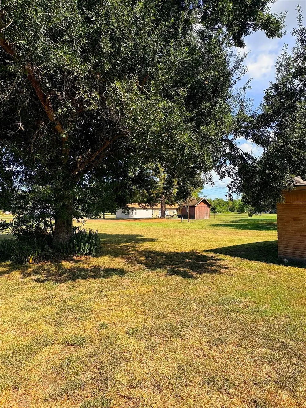 1120 3rd Street Hempstead, TX 77445