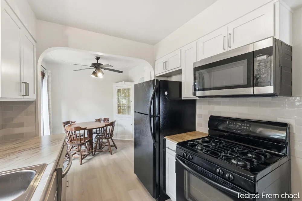 3372 Evert Street NW Grand Rapids, MI 49534