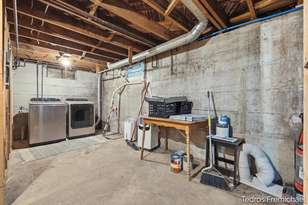 3372 Evert Street NW Grand Rapids, MI 49534