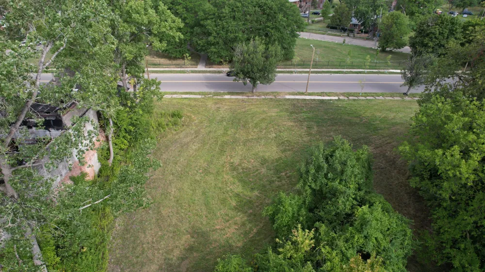 3821 McGraw Avenue Detroit, MI 48208