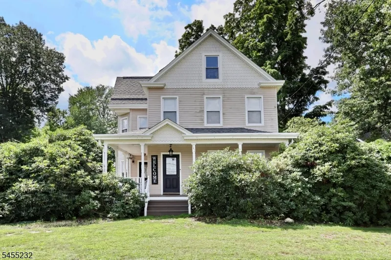 142 Wyckoff Waldwick, NJ 07463