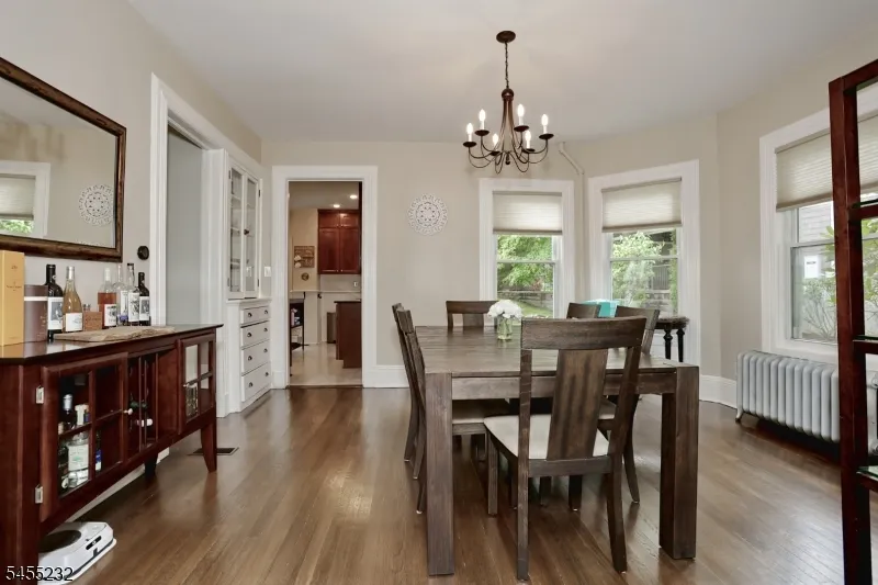 142 Wyckoff Waldwick, NJ 07463
