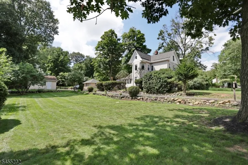 142 Wyckoff Waldwick, NJ 07463