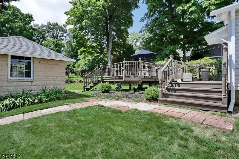 142 Wyckoff Waldwick, NJ 07463