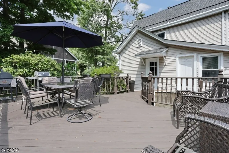 142 Wyckoff Waldwick, NJ 07463