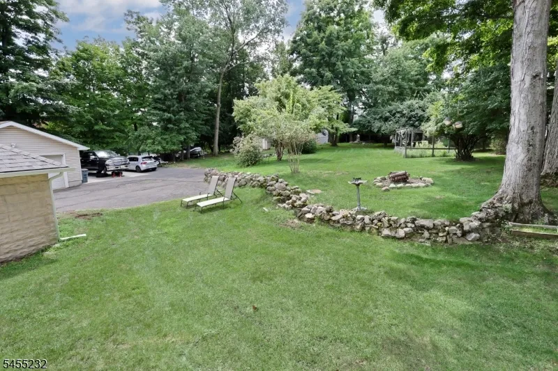 142 Wyckoff Waldwick, NJ 07463