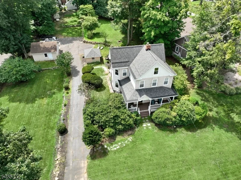 142 Wyckoff Waldwick, NJ 07463