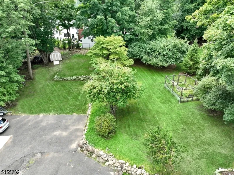 142 Wyckoff Waldwick, NJ 07463