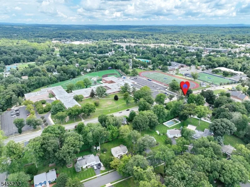 142 Wyckoff Waldwick, NJ 07463