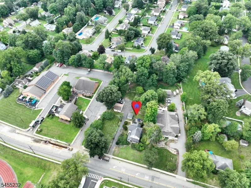 142 Wyckoff Waldwick, NJ 07463