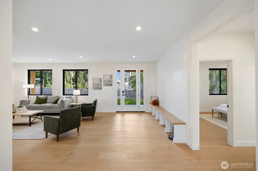 20101 75th Avenue NE Kenmore, WA 98028