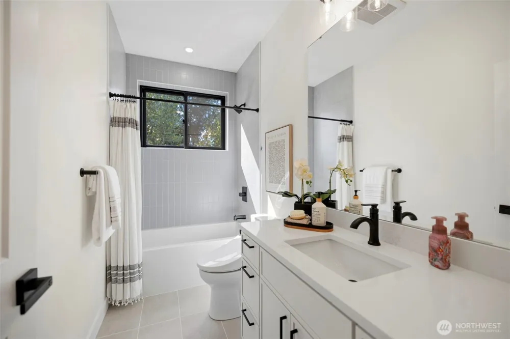 20101 75th Avenue NE Kenmore, WA 98028