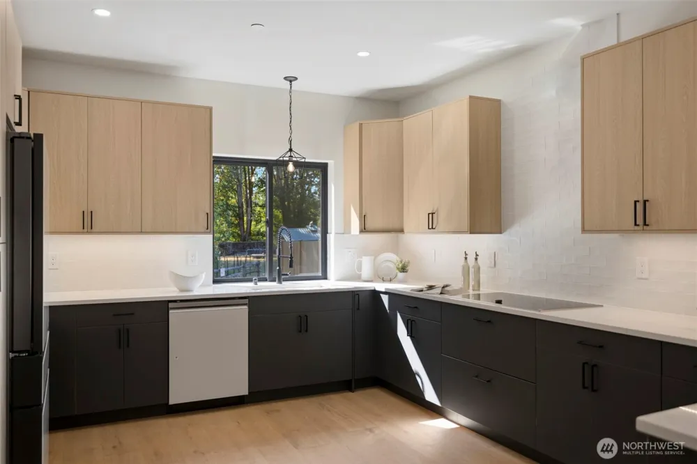 20101 75th Avenue NE Kenmore, WA 98028