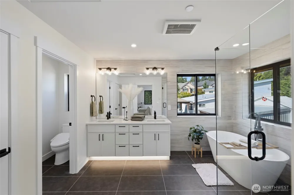 20101 75th Avenue NE Kenmore, WA 98028