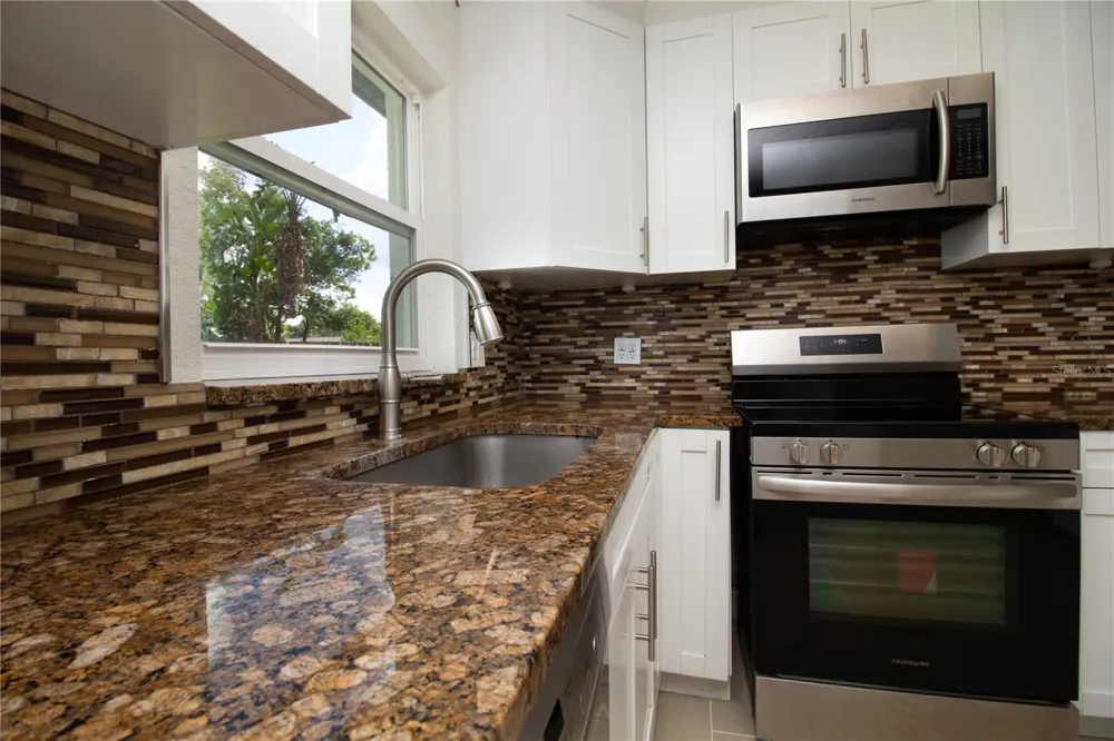 2720 STATE ROAD 590 Clearwater, FL 33759