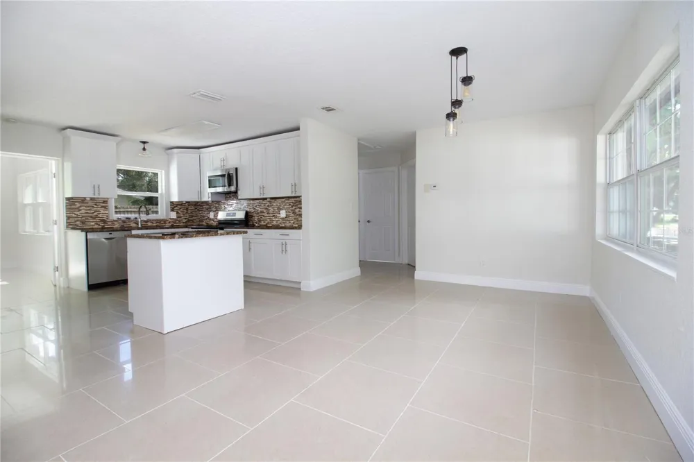 2720 STATE ROAD 590 Clearwater, FL 33759