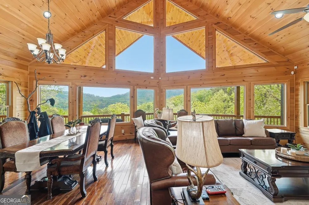 339 Birdseye VW Blue Ridge, GA 30513