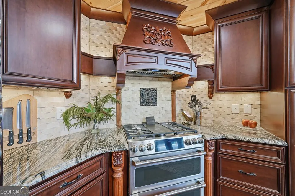 339 Birdseye VW Blue Ridge, GA 30513