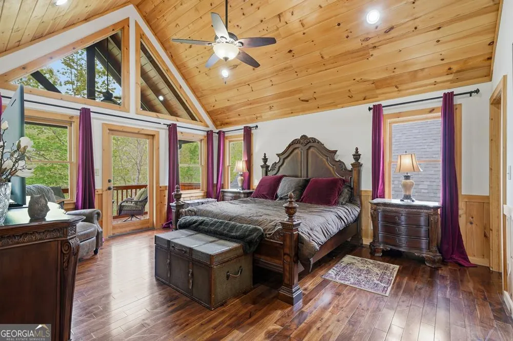 339 Birdseye VW Blue Ridge, GA 30513
