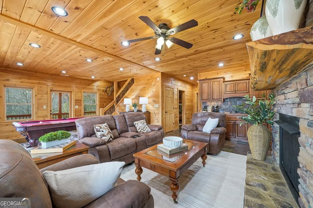 339 Birdseye VW Blue Ridge, GA 30513
