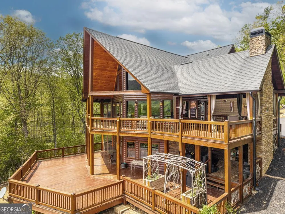 339 Birdseye VW Blue Ridge, GA 30513