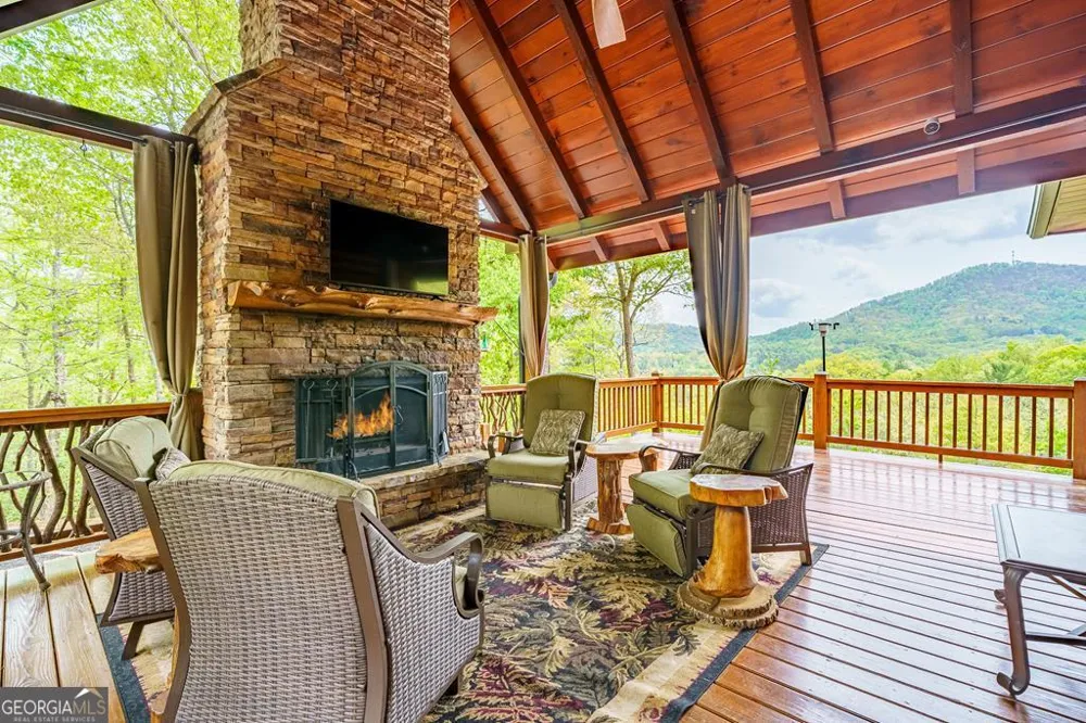 339 Birdseye VW Blue Ridge, GA 30513