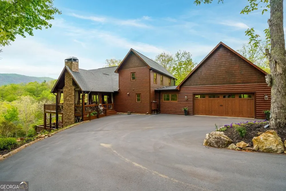 339 Birdseye VW Blue Ridge, GA 30513