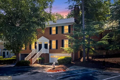 7500 Roswell RD