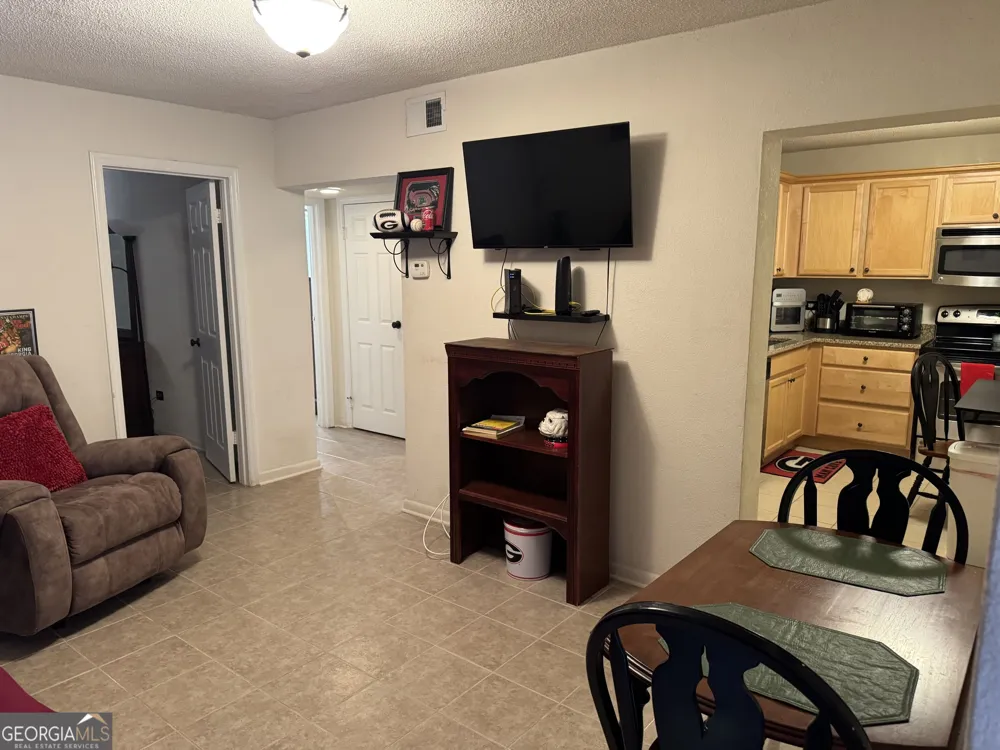 250 Little ST Athens, GA 30605
